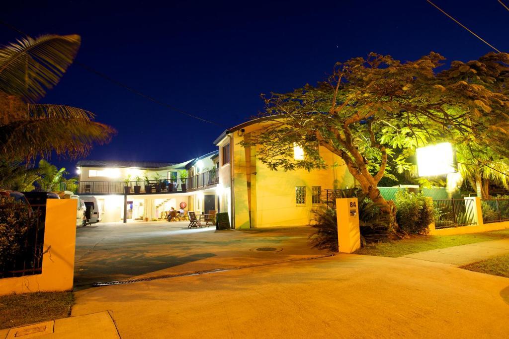 Caloundra Backpackers Albergue Exterior foto