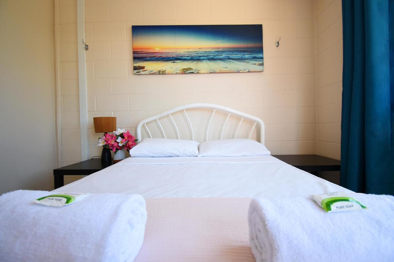 Caloundra Backpackers Albergue Exterior foto